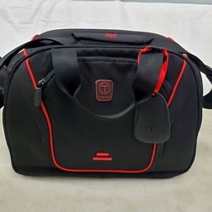 🆕️Tumi Black and Red Travel Makeup Bag